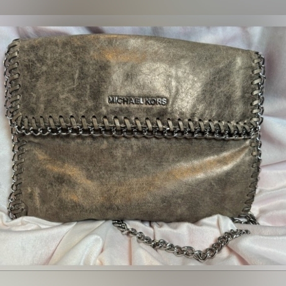 Michael Kors Handbags - Michael Kors Chelsea Chain Shoulder Bag Nickel Leather Excellent Condition